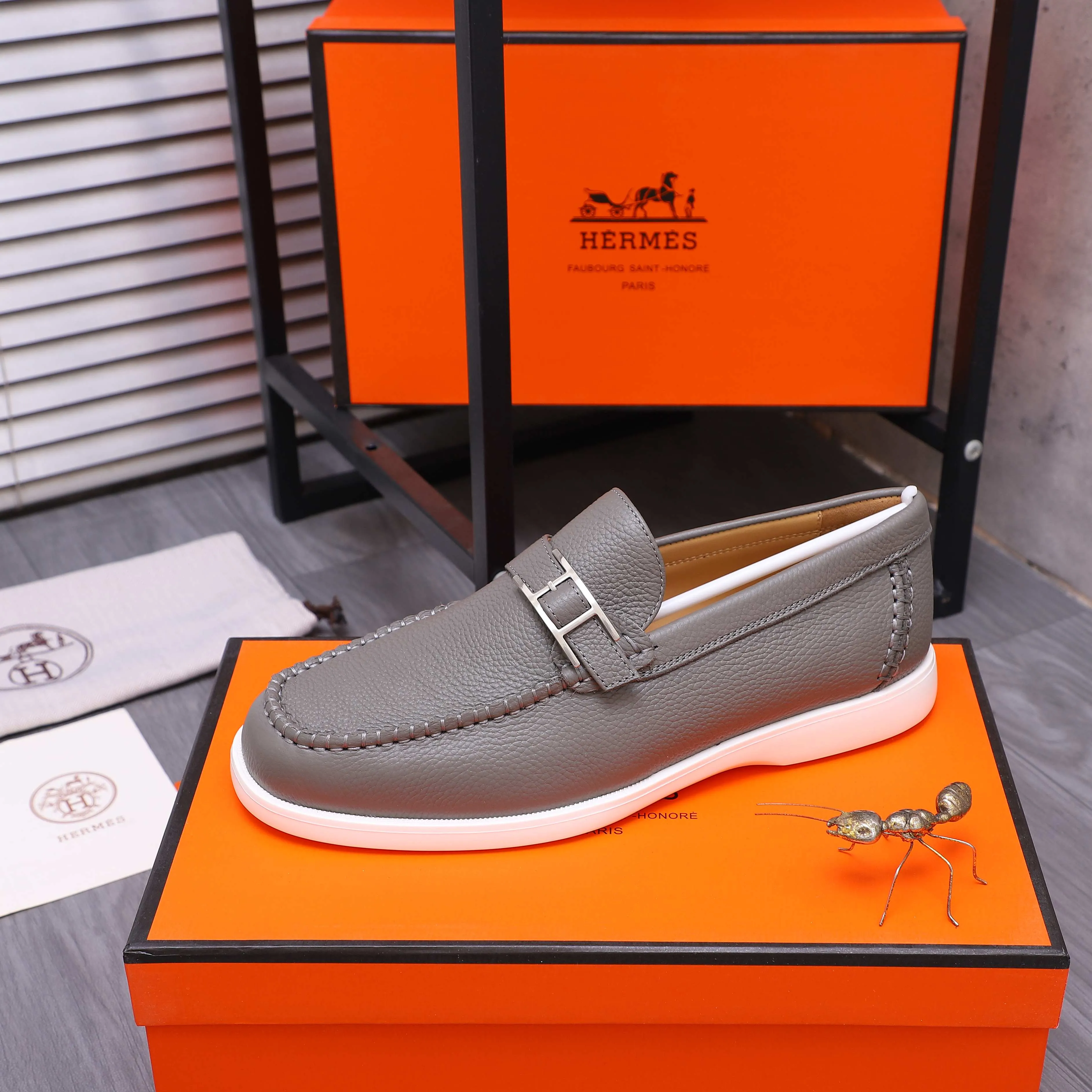 Men's shoes 💰p560 Product trademark: HERMES "Hermes" casual slip-on men's shoes. Regular size: 38-46 (45.46 is custom-made and non-returnable) Product materials: Selected pebbled cowhide upper, cowhide lining, original foam rubber ultra-light sole